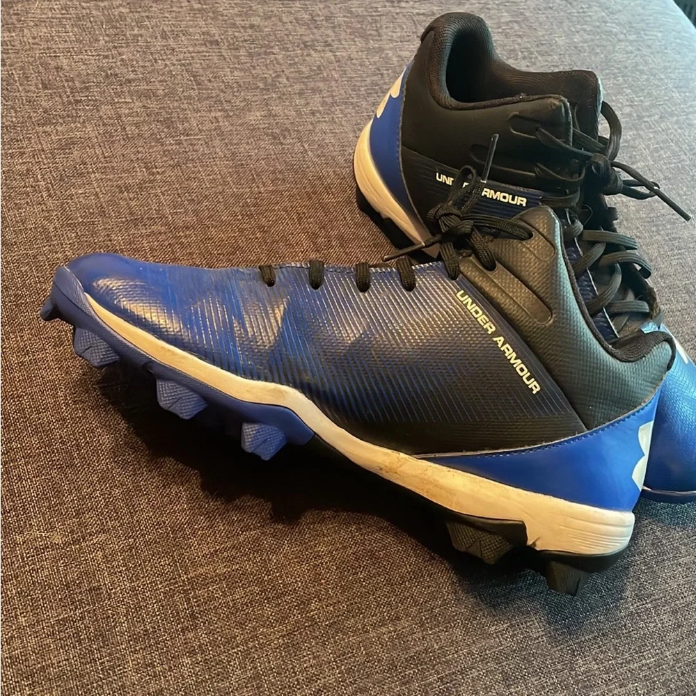 Size 6Y Under Armor Baseball Cleats Worn Once - Picture 2 of 4